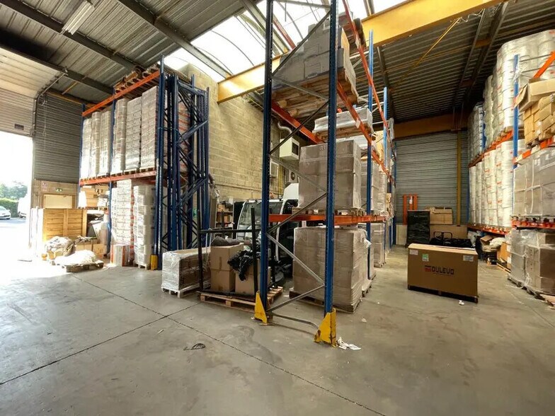 Light Industrial in Bezons to rent - Interior Photo - Image 2 of 5