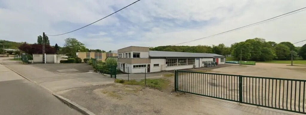 Location Local d'activités 717 m² - Photo 1