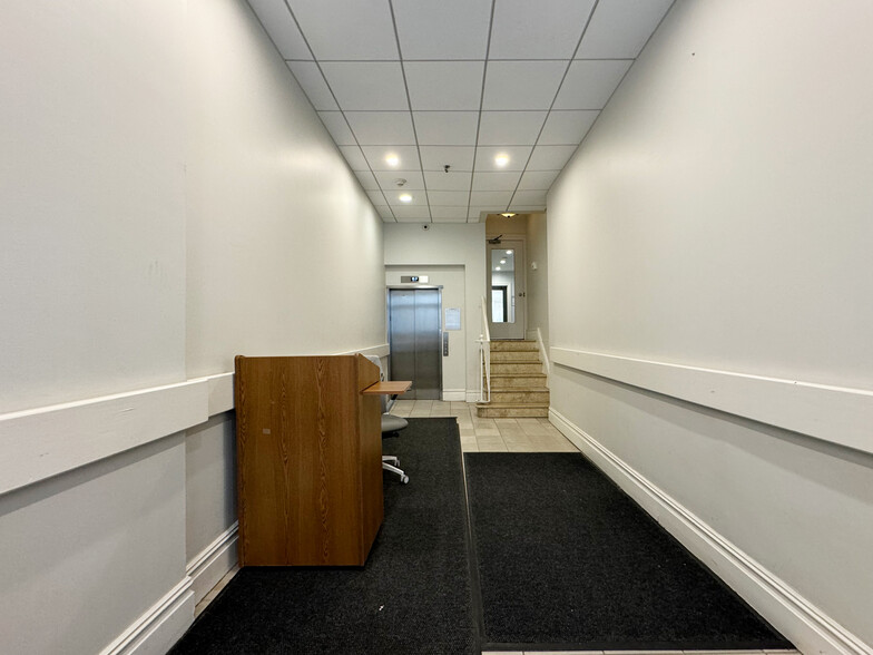 504-506 E 74th St, New York, NY for rent - Lobby - Image 2 of 5