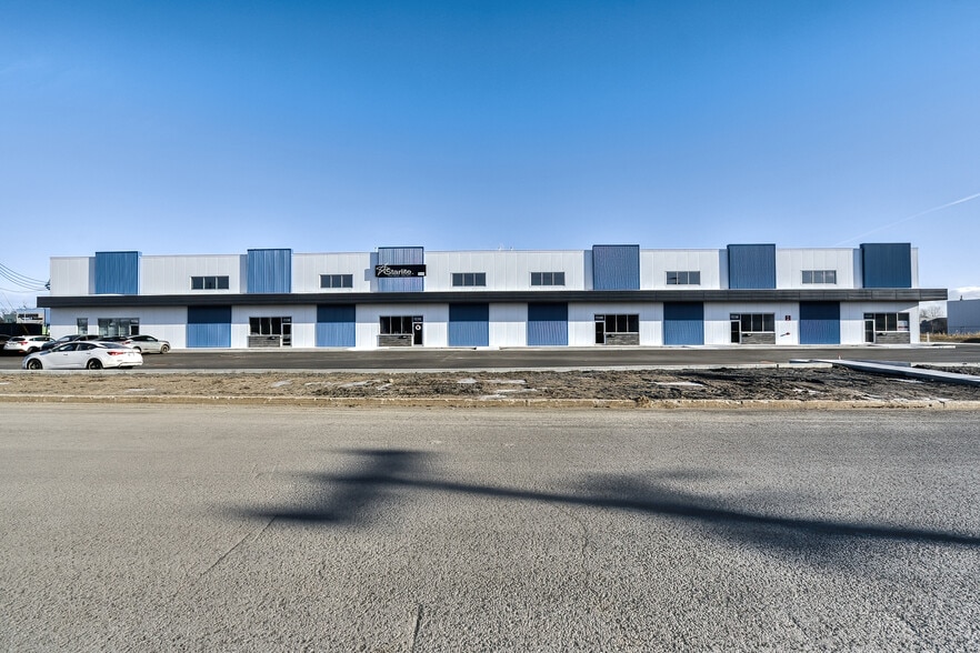 5539 St Ernest-Cormier, Laval, QC to rent - Building Photo - Image 2 of 14