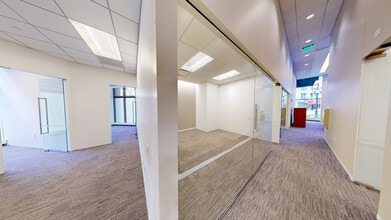 411 E Wisconsin Ave, Milwaukee, WI to rent Interior Photo- Image 2 of 8