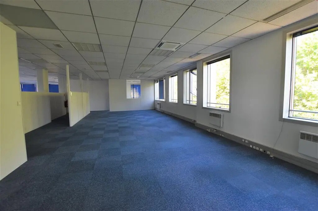 Vente Bureaux 198 m² - Photo 1
