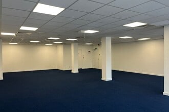 2-16 Church Rd, Stanmore to rent Interior Photo- Image 1 of 2