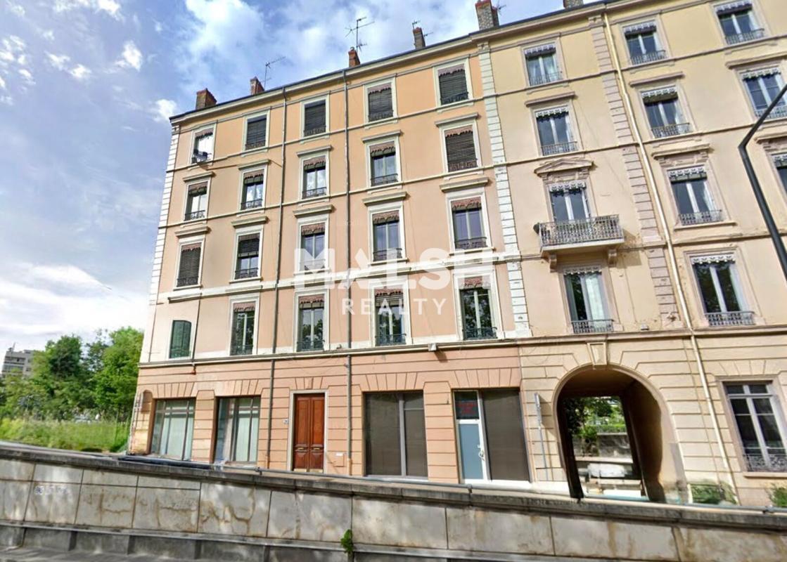 Office in Lyon for sale Building Photo- Image 1 of 9
