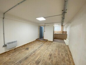 13 Brown St, Salisbury to rent Interior Photo- Image 1 of 5