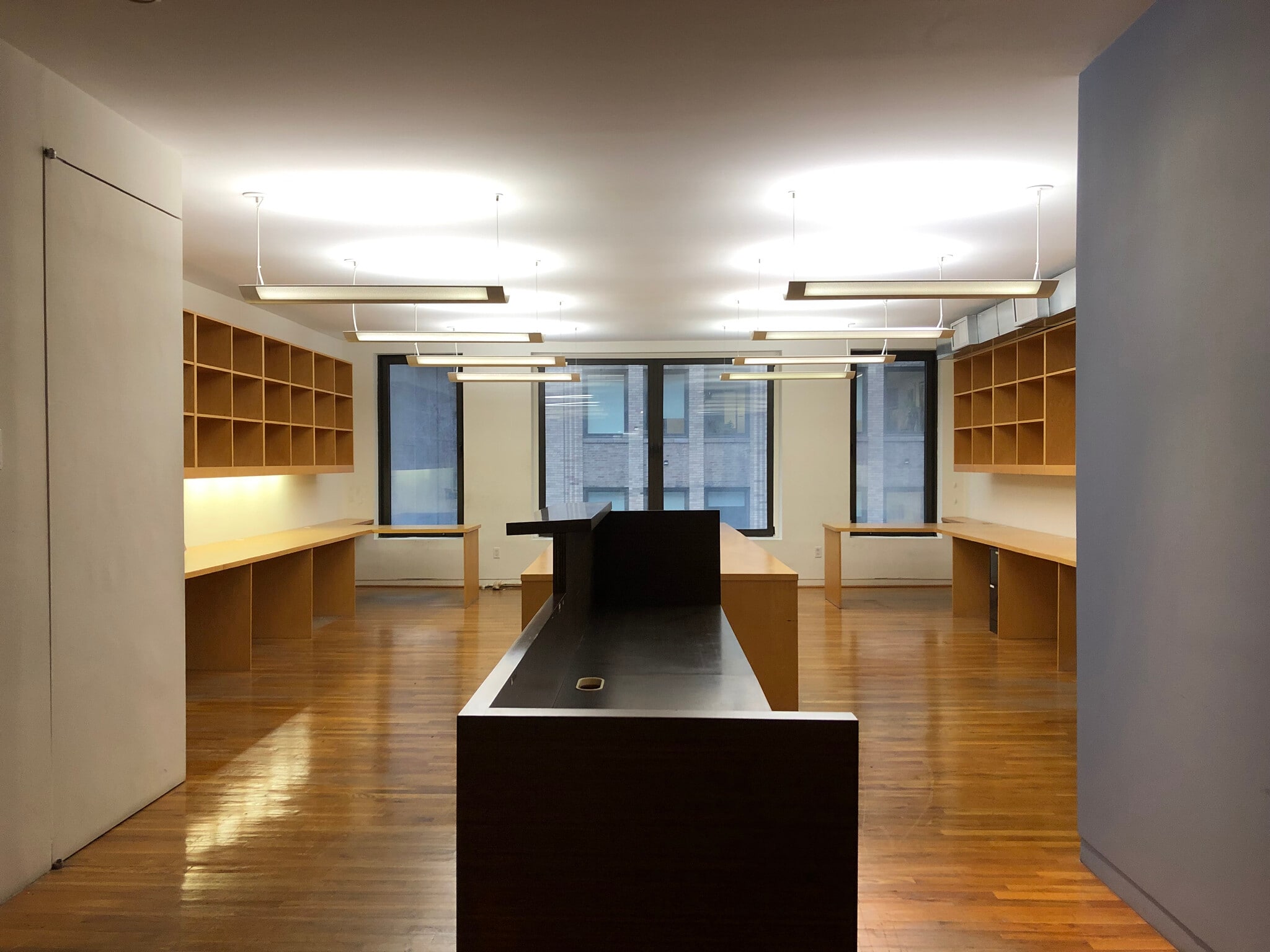 22 E 49th St, New York, NY to rent Interior Photo- Image 1 of 7