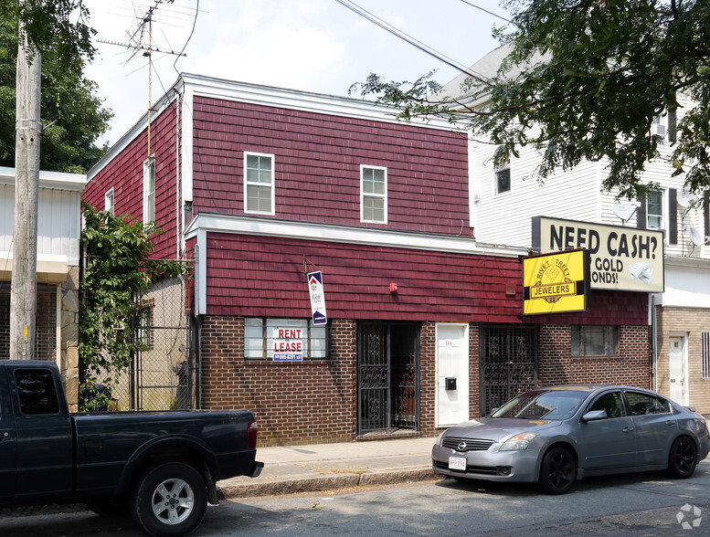 343-345 Rivet St, New Bedford, MA for sale - Primary Photo - Image 1 of 1