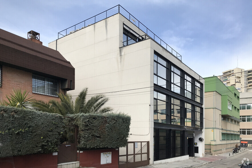 Calle Retamar, 11, Madrid, Madrid for rent - Building Photo - Image 1 of 3