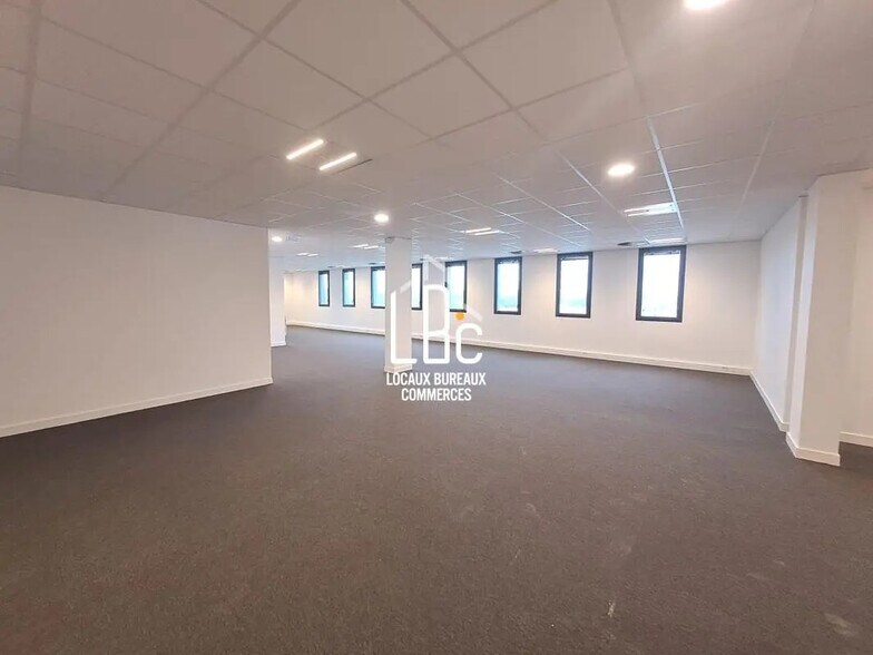 Office in Rezé to rent - Interior Photo - Image 2 of 5