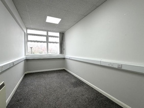Courtenay St, Newton Abbot to rent Interior Photo- Image 2 of 2