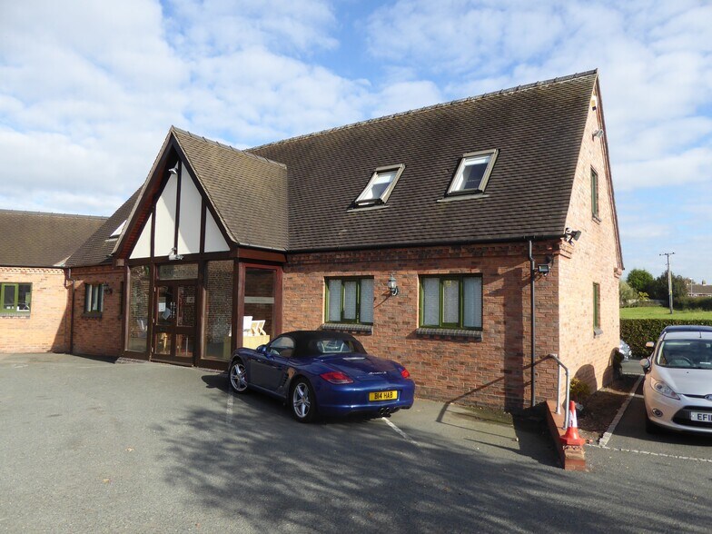 Teddesley Rd, Penkridge to rent - Building Photo - Image 2 of 3