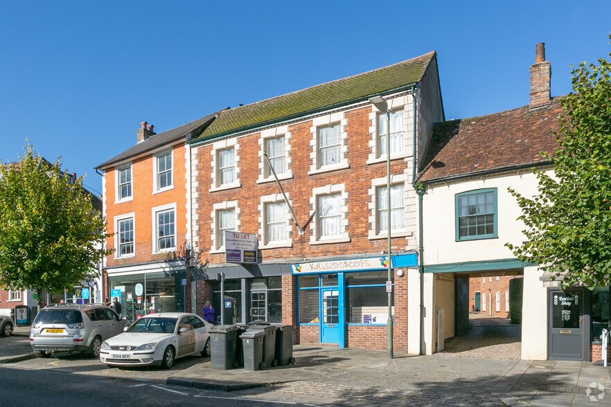 13 High St, Hungerford for sale - Primary Photo - Image 1 of 1