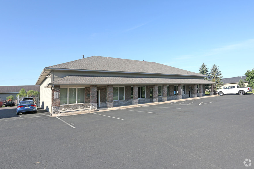 2360 County Road J E, White Bear Township, MN for sale - Primary Photo - Image 1 of 4