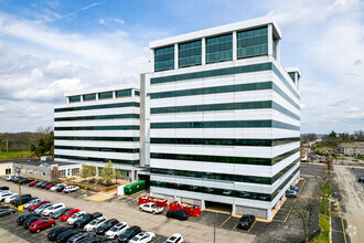 875 Greentree Rd, Pittsburgh, PA for rent Building Photo- Image 1 of 7