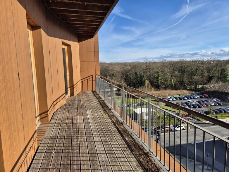 10 Rue Galilée, Champs-sur-Marne to rent - Building Photo - Image 3 of 20