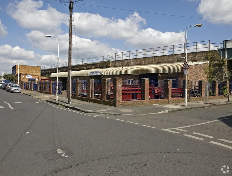 370-379 Station Rd, London to rent - Building Photo - Image 3 of 5