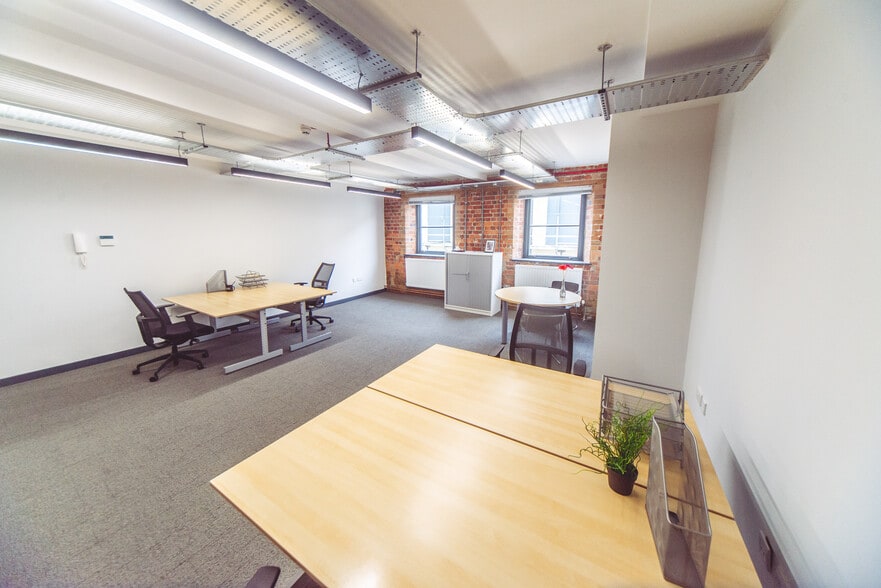 Walker Rd, Newcastle Upon Tyne to rent - Interior Photo - Image 2 of 18