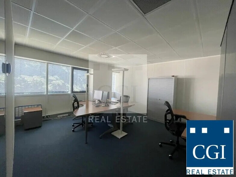 Office in Eybens to rent - Interior Photo - Image 3 of 9