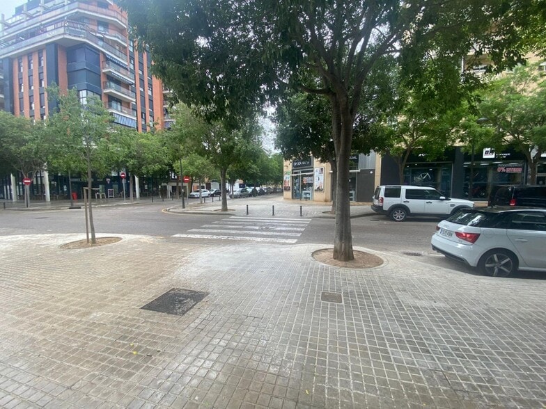 Retail in València, Valencia for sale - Building Photo - Image 2 of 17