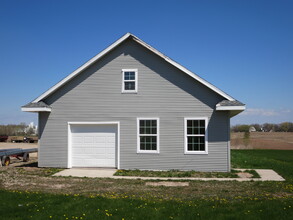 587 Man Cal Rd, Kaukauna, WI for sale Primary Photo- Image 1 of 1