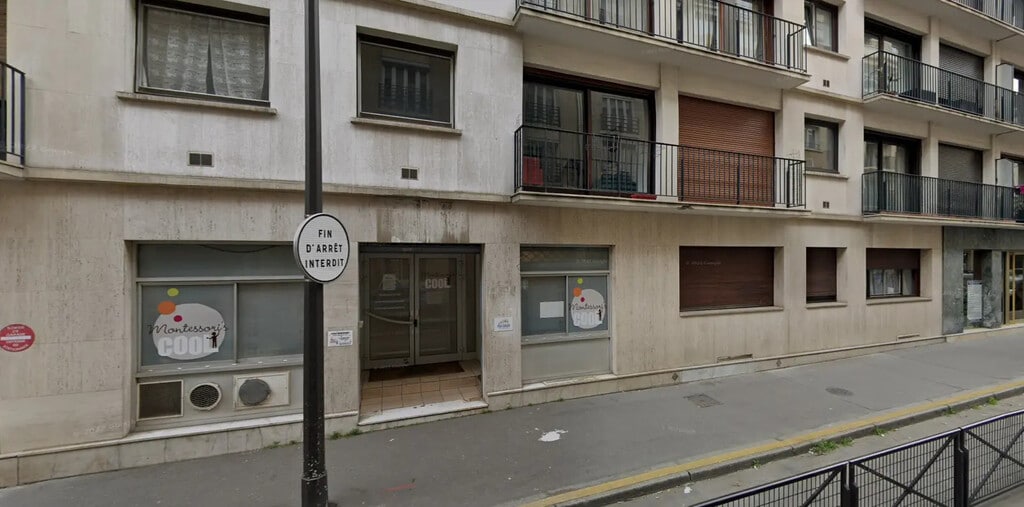 Location Bureaux 592 m² - Photo 1