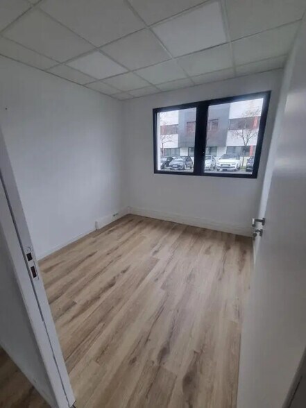Office in Saint-Herblain to rent - Interior Photo - Image 2 of 12