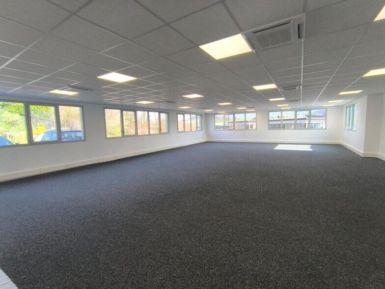 Office in Lissieu for sale - Interior Photo - Image 2 of 4
