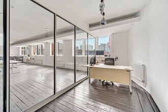 45 Julia St, Manchester to rent Interior Photo- Image 2 of 10