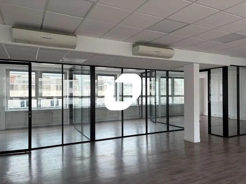 Office in Levallois-Perret to rent - Interior Photo - Image 3 of 14