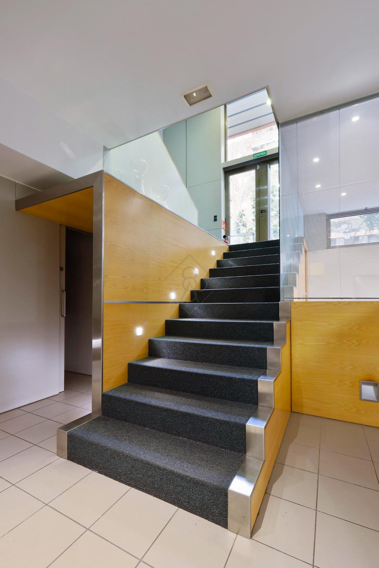 Office / Retail in Barcelona, Barcelona to rent Interior Photo- Image 1 of 18