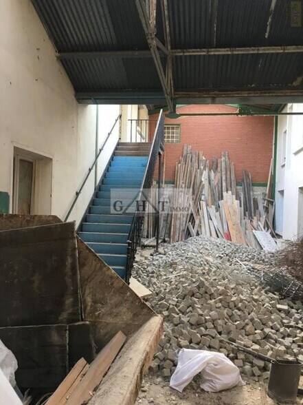 Industrial in Saint-Maurice for sale - Construction Photo - Image 3 of 11