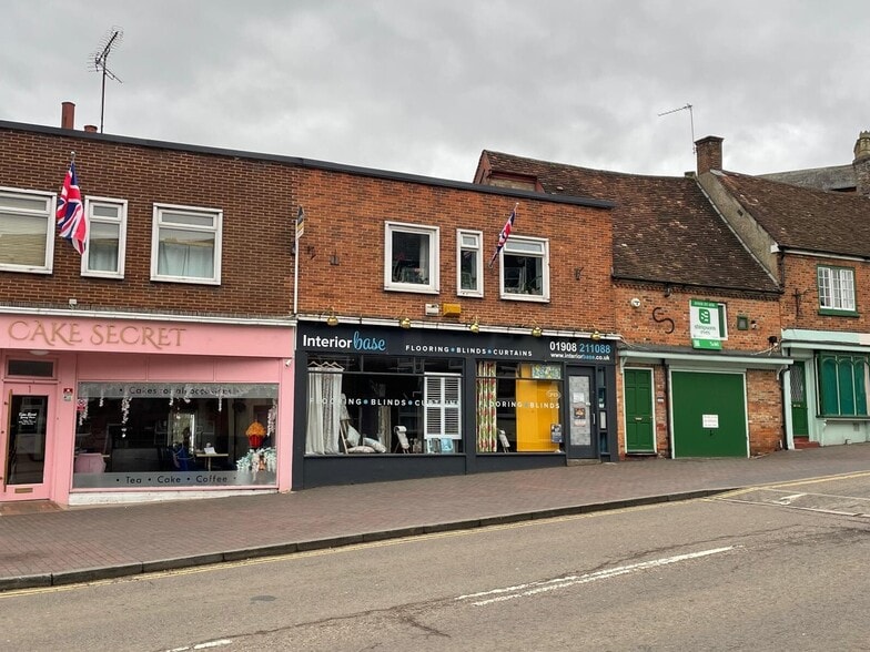 3 High St, Newport Pagnell to rent - Building Photo - Image 2 of 4