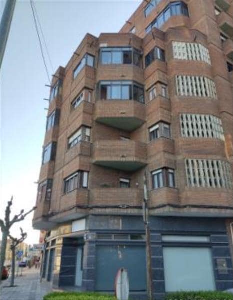 Retail in León, León for sale Primary Photo- Image 1 of 10