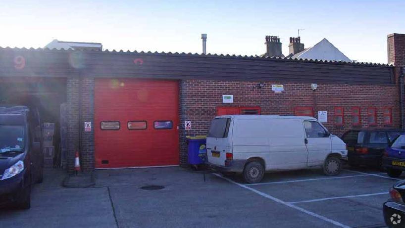 Roedean Rd, Brighton to rent - Building Photo - Image 2 of 9