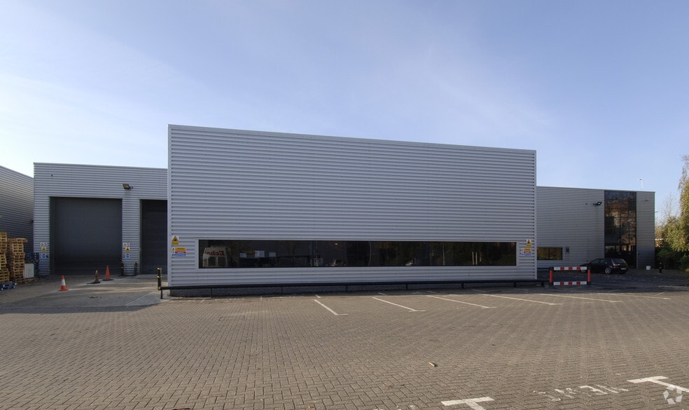 Newcomen Way, Colchester to rent - Building Photo - Image 2 of 3