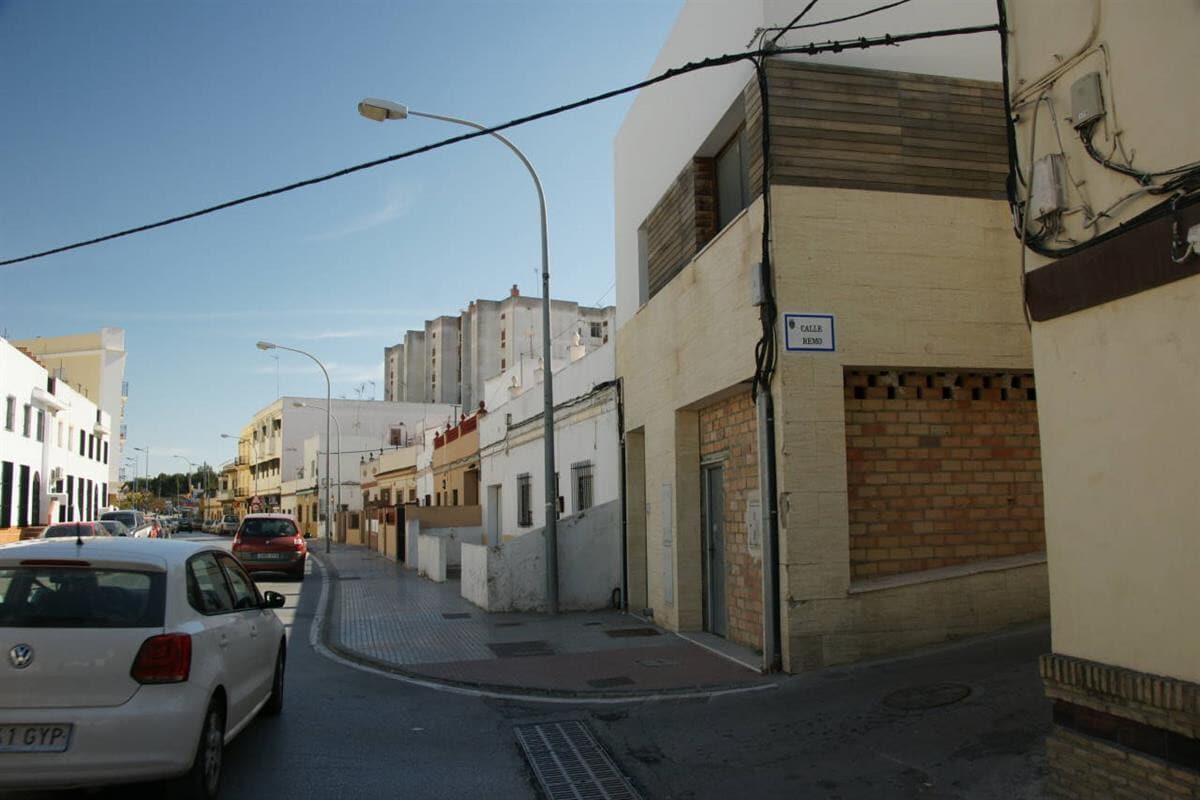 Chiclana de la Frontera, CAD 11130 - Unit 1 - - Interior Photo - Image 2 of 3