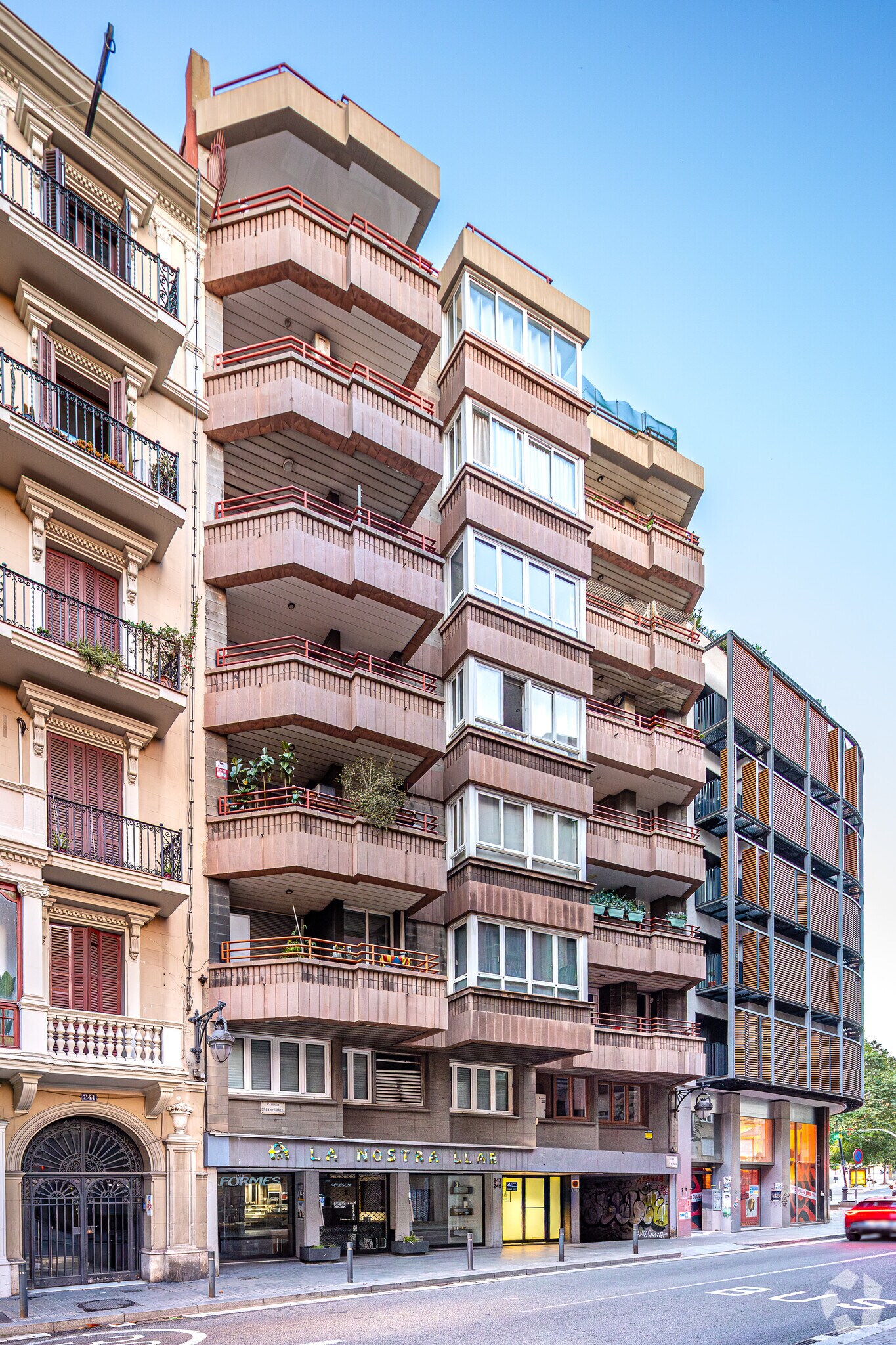 Carrer Gran de Gràcia, Barcelona, Barcelona for sale Primary Photo- Image 1 of 1