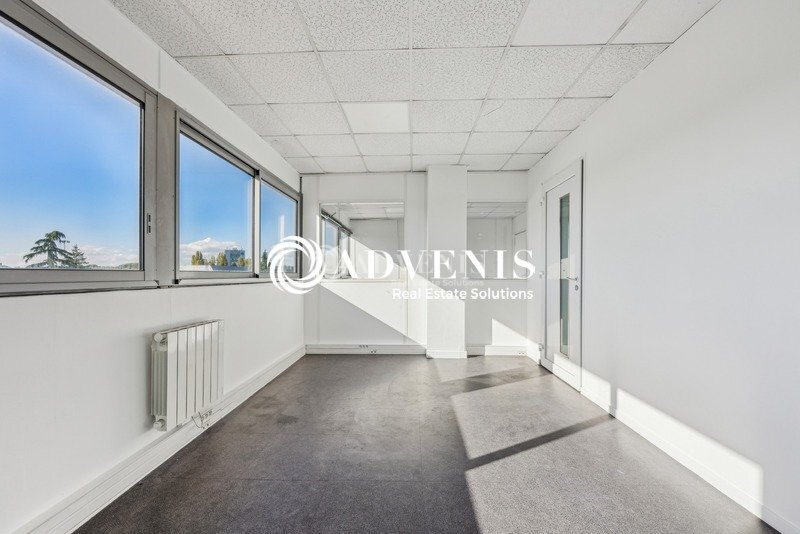 Industrial in Aulnay Sous Bois to rent - Interior Photo - Image 3 of 7