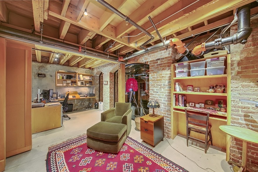 314 1st Ave S, Seattle, WA to rent - Interior Photo - Image 2 of 27