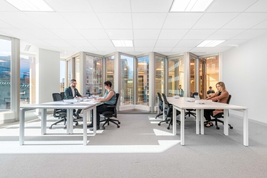 5200 Yonge St, Toronto, ON to rent - Interior Photo - Image 3 of 11