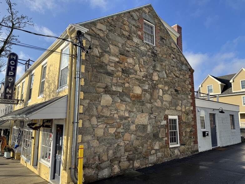 39 State St, Bristol, RI for rent - Building Photo - Image 1 of 23