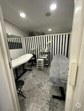 Retail in Cuenca, Cuenca to rent Interior Photo- Image 2 of 12