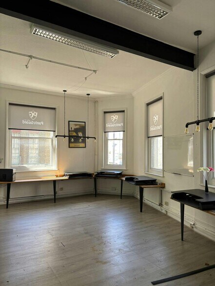 22 Warren St, London to rent - Building Photo - Image 3 of 9