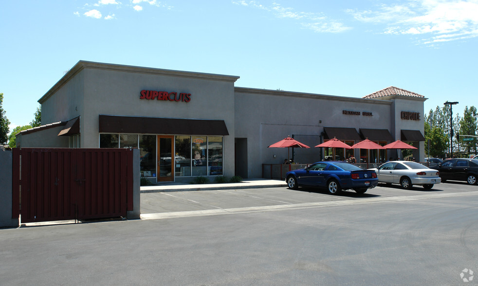 4950 Stockdale Hwy, Bakersfield, CA for rent - Primary Photo - Image 1 of 2