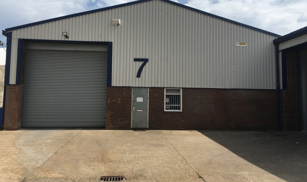 Burndell Rd, Ford to rent - Building Photo - Image 3 of 4