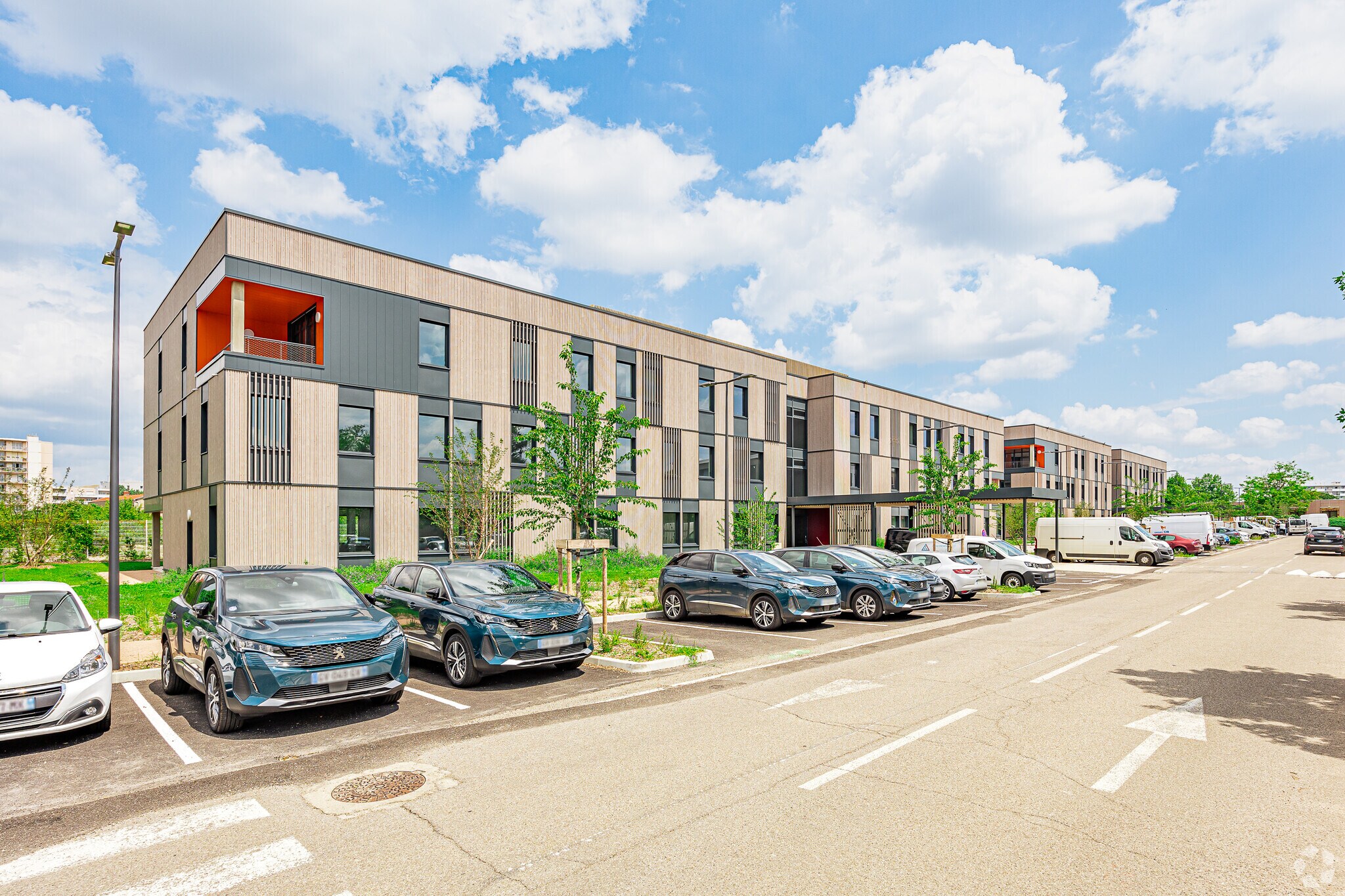 33 Avenue Du Docteur Georges Lévy, Vénissieux to rent Building Photo- Image 1 of 8