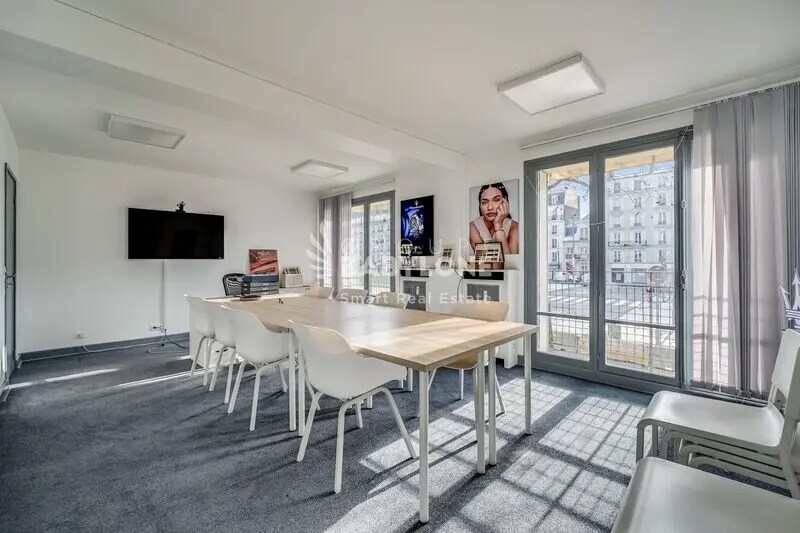 Office in Neuilly-sur-Seine to rent Building Photo- Image 1 of 11