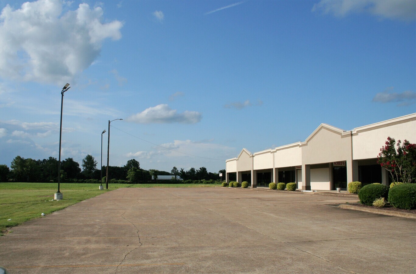 100 Community Park Rd, Dyersburg 38024 Retail for Rent