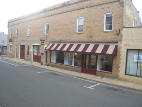 20-26 Ashby St, Warrenton, VA for rent Building Photo- Image 1 of 4