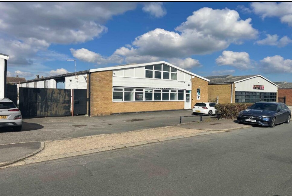 Tribune Dr, Sittingbourne to rent Building Photo- Image 1 of 5